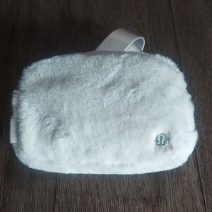 lululemon athletica Creme Belt Bag Plush Fleece with Silver Logo